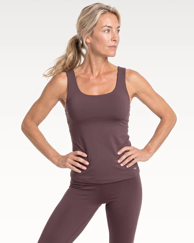 Woman in the Aleena tank in raisin, hands on hips